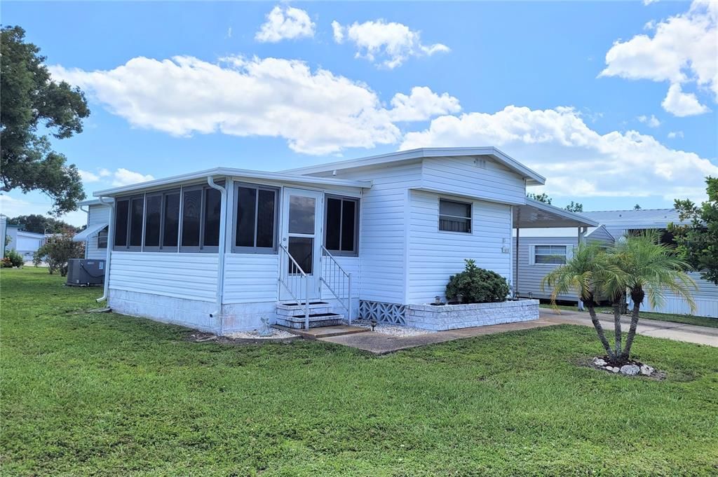 For Sale: $95,000 (2 beds, 2 baths, 672 Square Feet)