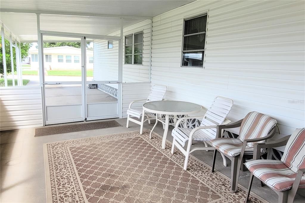 For Sale: $95,000 (2 beds, 2 baths, 672 Square Feet)