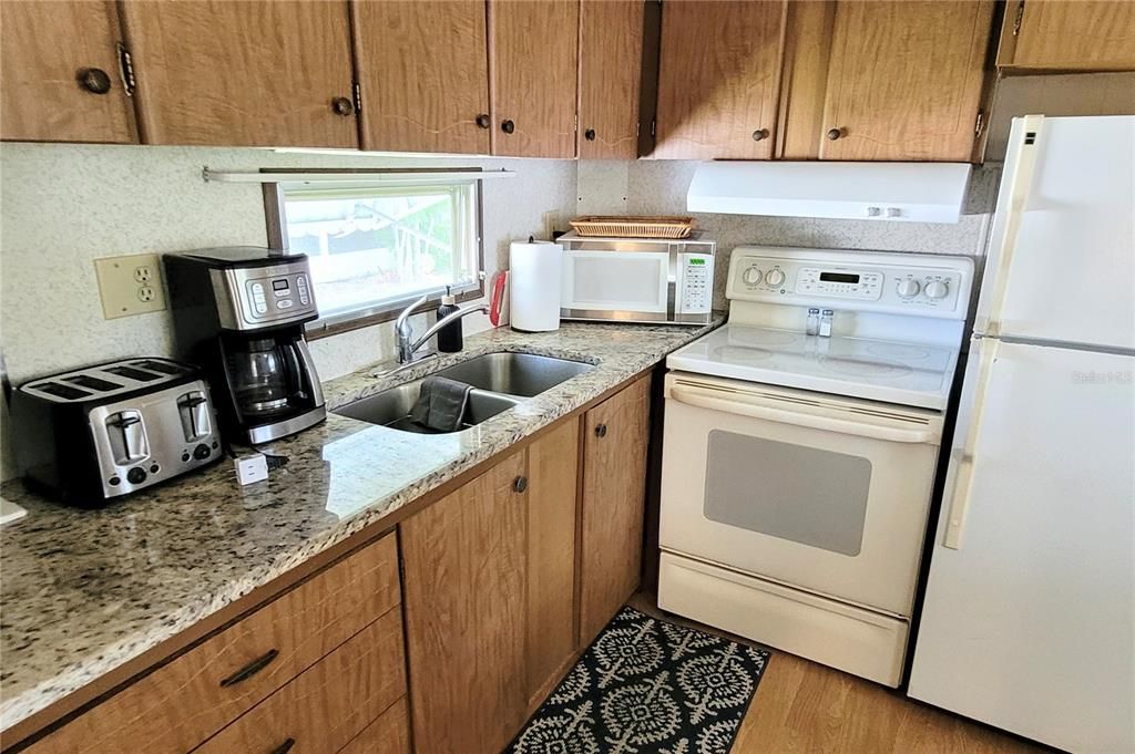 For Sale: $95,000 (2 beds, 2 baths, 672 Square Feet)