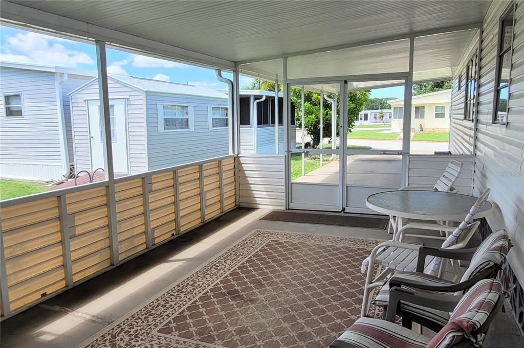 For Sale: $95,000 (2 beds, 2 baths, 672 Square Feet)