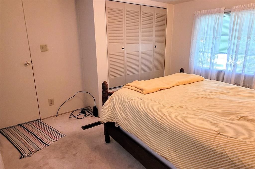 For Sale: $95,000 (2 beds, 2 baths, 672 Square Feet)
