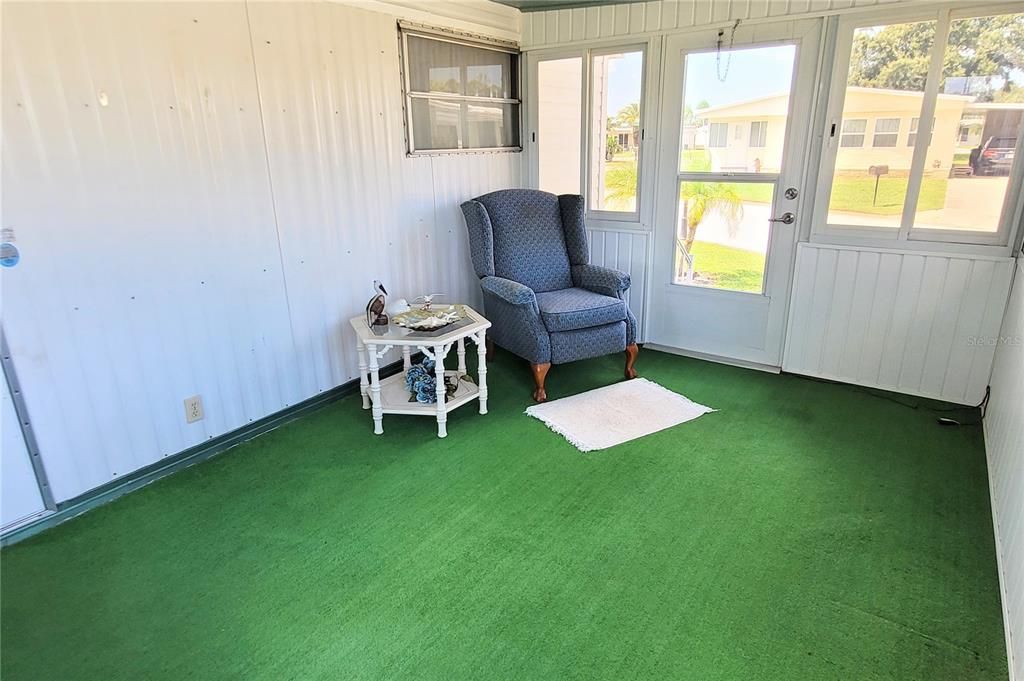 For Sale: $95,000 (2 beds, 2 baths, 672 Square Feet)