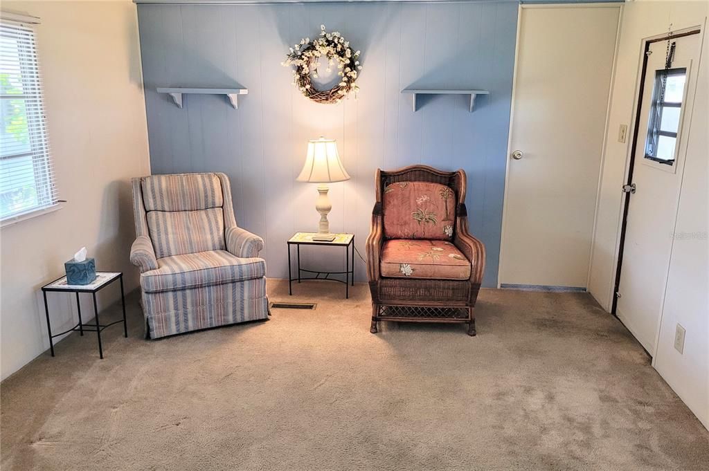 For Sale: $95,000 (2 beds, 2 baths, 672 Square Feet)