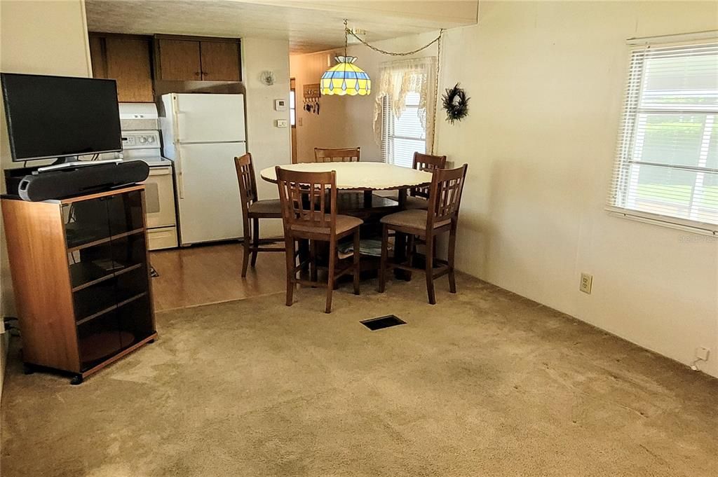 For Sale: $95,000 (2 beds, 2 baths, 672 Square Feet)