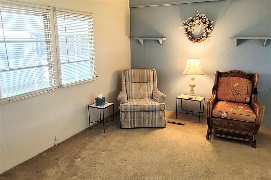 For Sale: $95,000 (2 beds, 2 baths, 672 Square Feet)