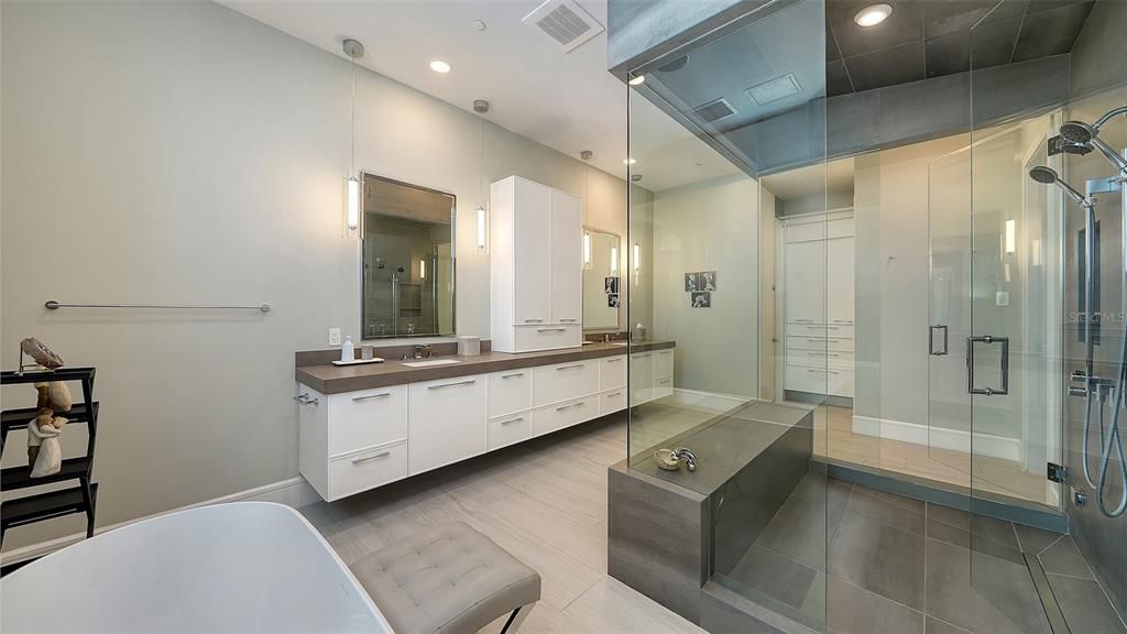 For Sale: $8,500,000 (5 beds, 4 baths, 5328 Square Feet)