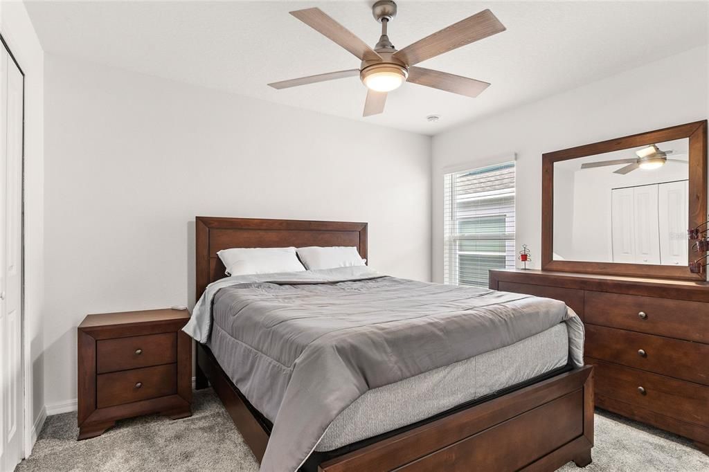 Activo con contrato: $275,000 (3 camas, 2 baños, 1560 Pies cuadrados)