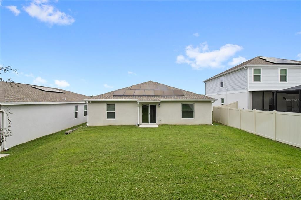 Activo con contrato: $275,000 (3 camas, 2 baños, 1560 Pies cuadrados)