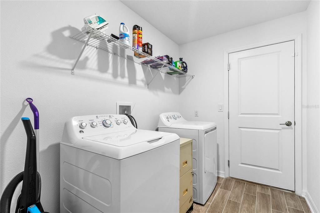 Activo con contrato: $275,000 (3 camas, 2 baños, 1560 Pies cuadrados)