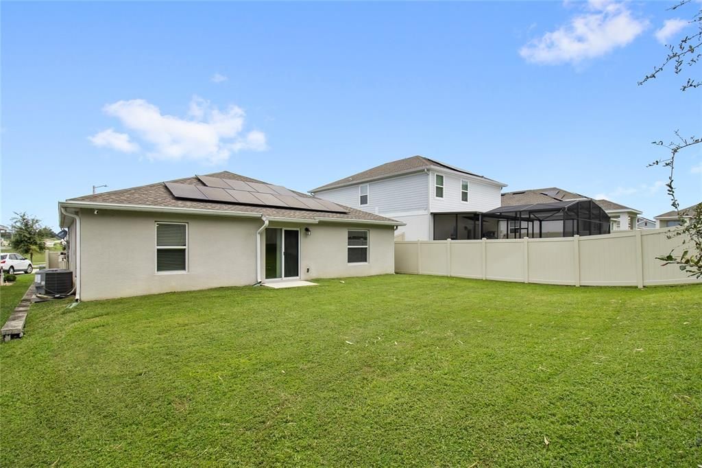 Activo con contrato: $275,000 (3 camas, 2 baños, 1560 Pies cuadrados)