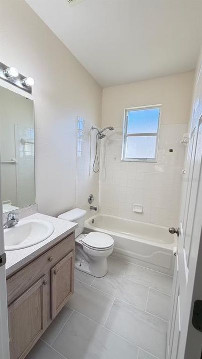 En Renta: $2,600 (5 camas, 3 baños, 2126 Pies cuadrados)