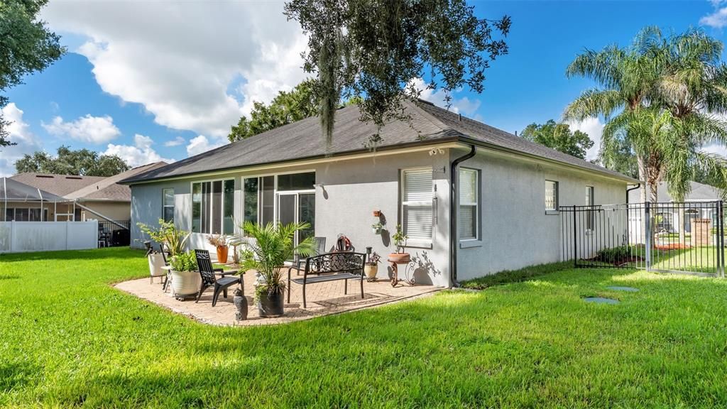 For Sale: $450,000 (4 beds, 2 baths, 2318 Square Feet)