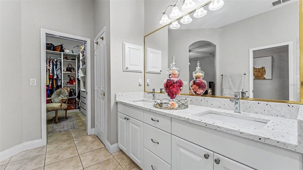 For Sale: $450,000 (4 beds, 2 baths, 2318 Square Feet)