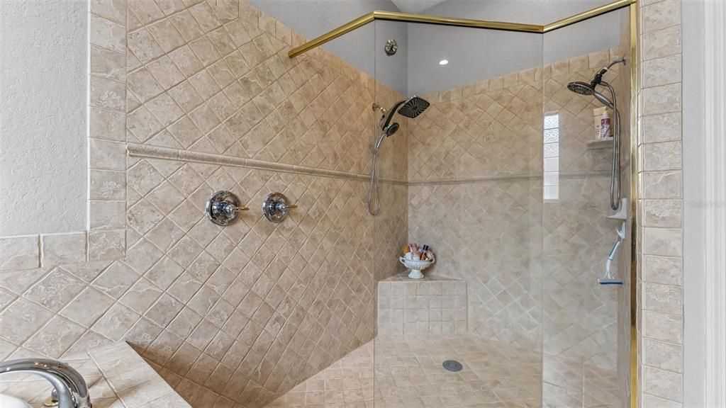 For Sale: $450,000 (4 beds, 2 baths, 2318 Square Feet)