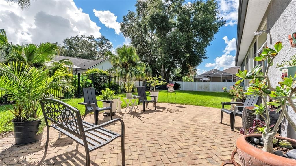 For Sale: $450,000 (4 beds, 2 baths, 2318 Square Feet)