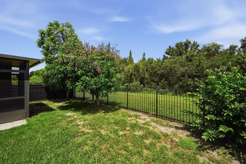 For Rent: $2,500 (3 beds, 2 baths, 1556 Square Feet)