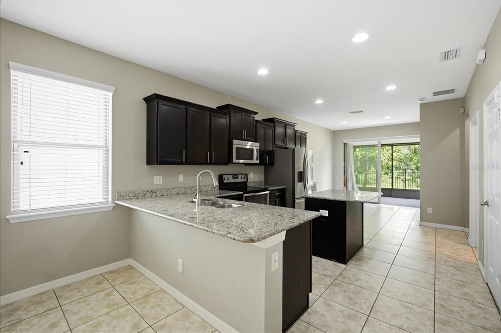 For Rent: $2,500 (3 beds, 2 baths, 1556 Square Feet)