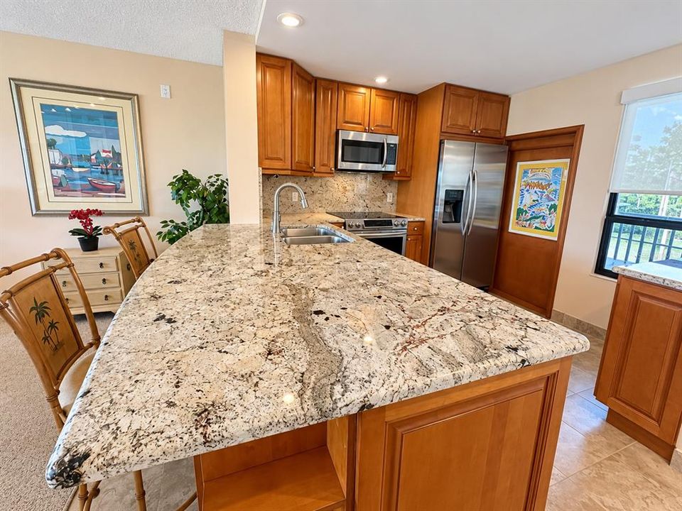 For Sale: $135,000 (1 beds, 1 baths, 810 Square Feet)