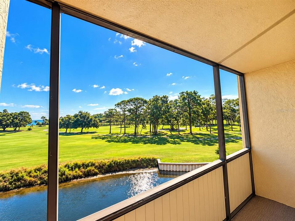 For Sale: $135,000 (1 beds, 1 baths, 810 Square Feet)