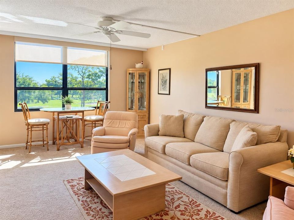 For Sale: $135,000 (1 beds, 1 baths, 810 Square Feet)
