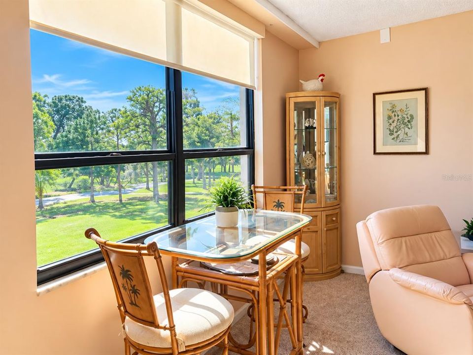 For Sale: $135,000 (1 beds, 1 baths, 810 Square Feet)