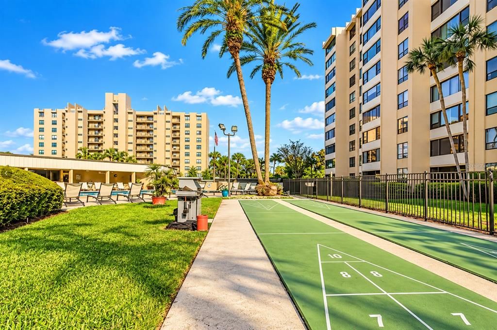 For Sale: $135,000 (1 beds, 1 baths, 810 Square Feet)