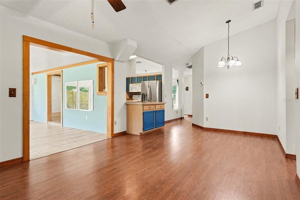 For Sale: $390,000 (3 beds, 2 baths, 1436 Square Feet)