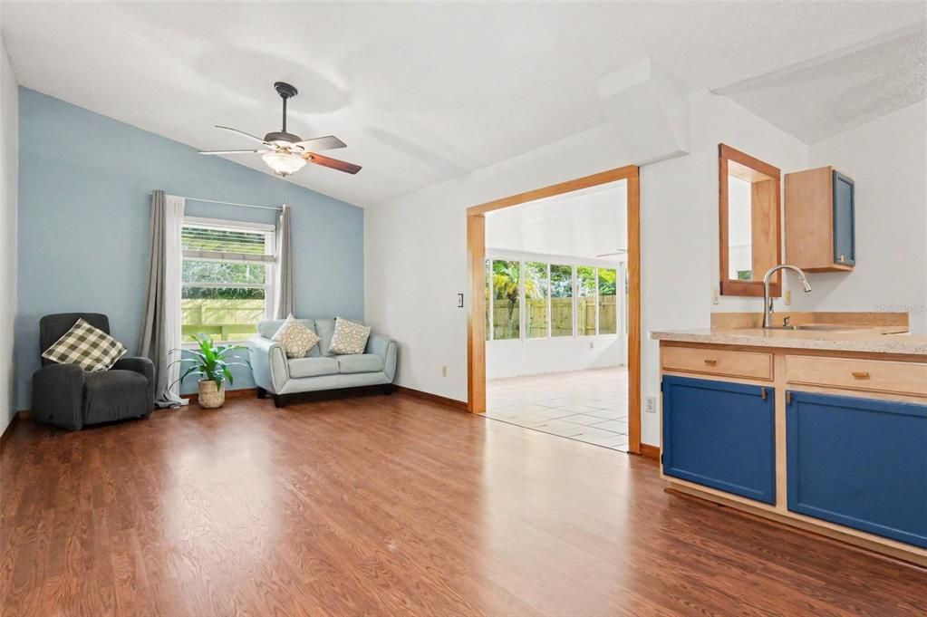 For Sale: $390,000 (3 beds, 2 baths, 1436 Square Feet)