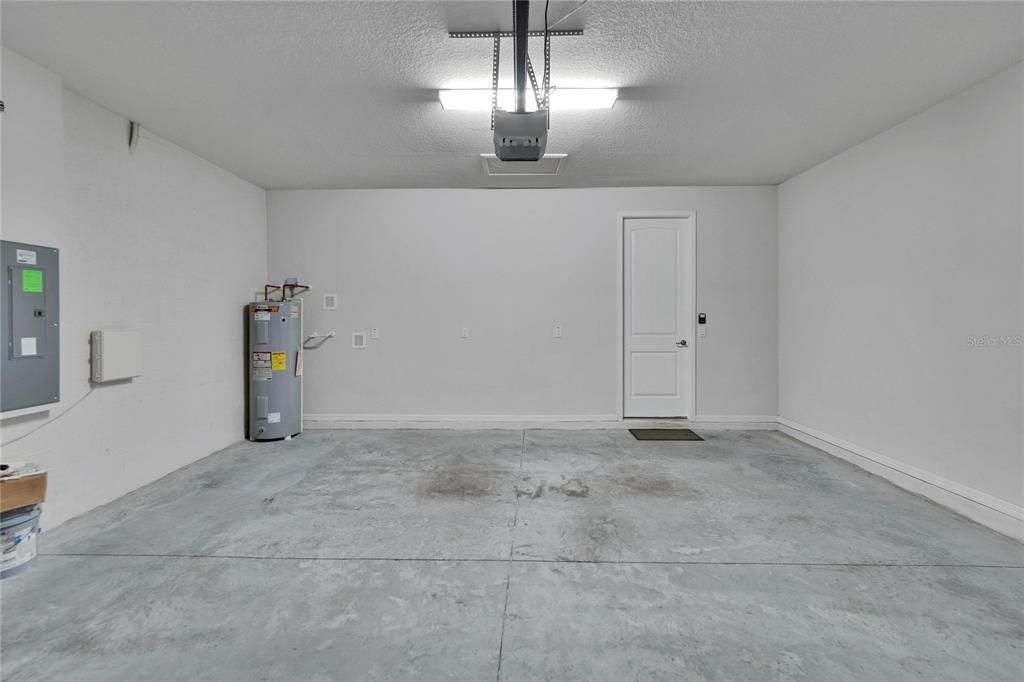 For Rent: $2,600 (4 beds, 2 baths, 1844 Square Feet)