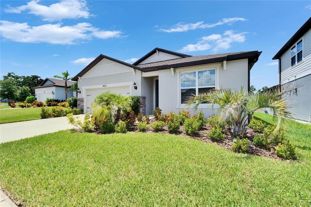 For Rent: $2,600 (4 beds, 2 baths, 1844 Square Feet)