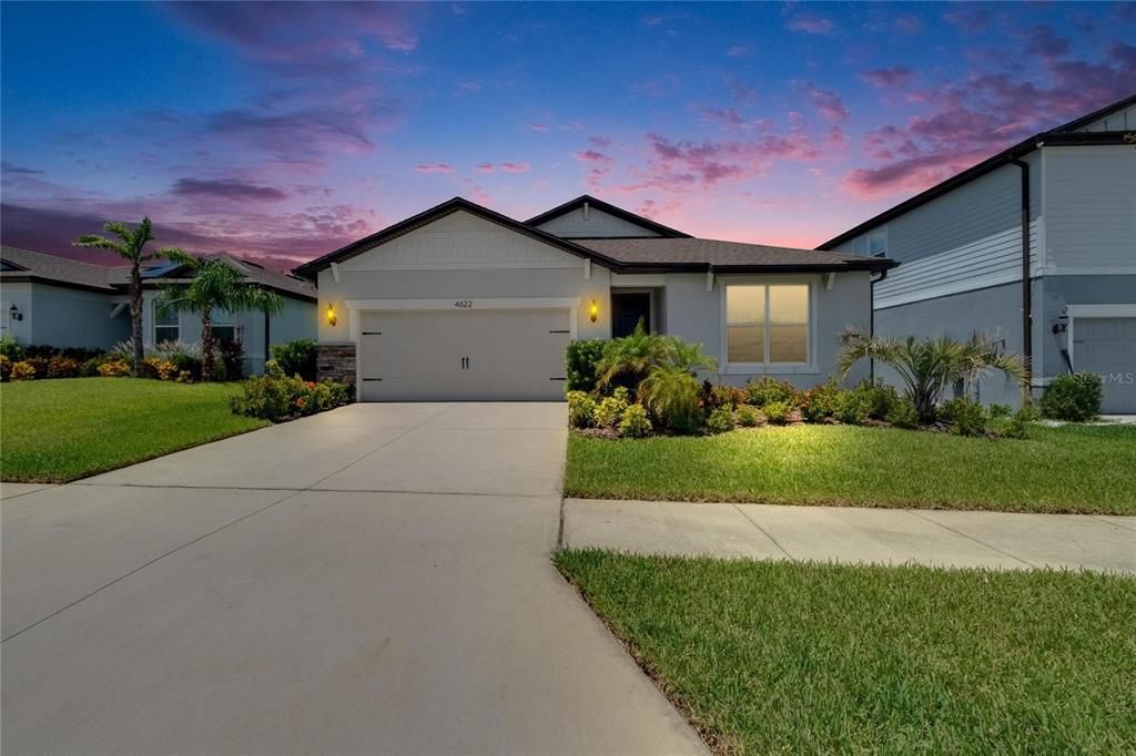 For Rent: $2,600 (4 beds, 2 baths, 1844 Square Feet)