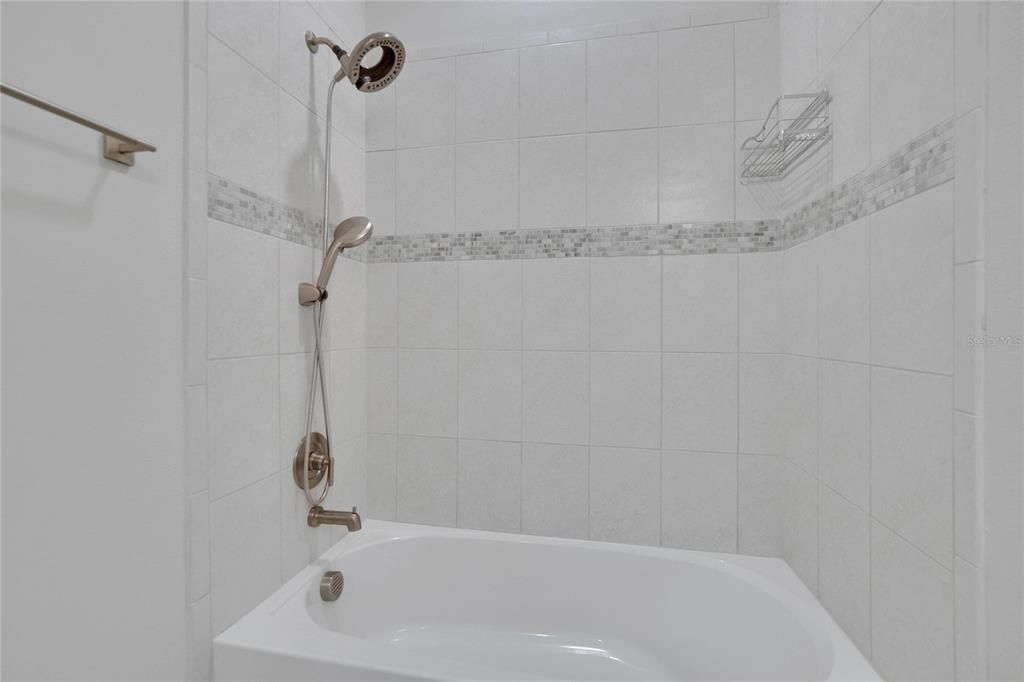 For Rent: $2,600 (4 beds, 2 baths, 1844 Square Feet)