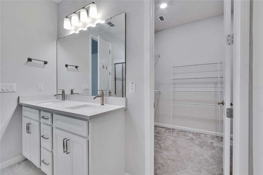 For Rent: $2,600 (4 beds, 2 baths, 1844 Square Feet)