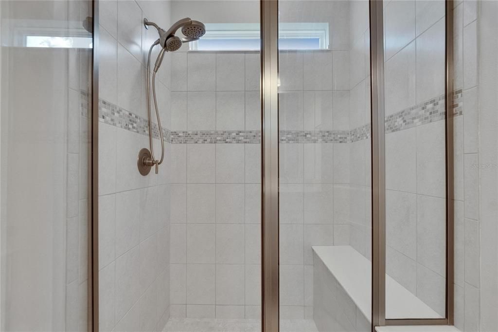 For Rent: $2,600 (4 beds, 2 baths, 1844 Square Feet)