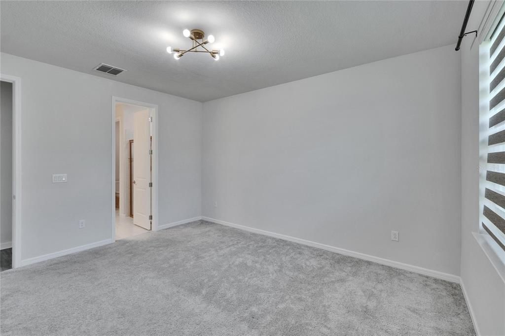 For Rent: $2,600 (4 beds, 2 baths, 1844 Square Feet)