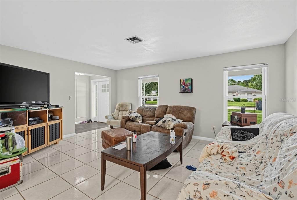 For Sale: $539,000 (4 beds, 2 baths, 2367 Square Feet)