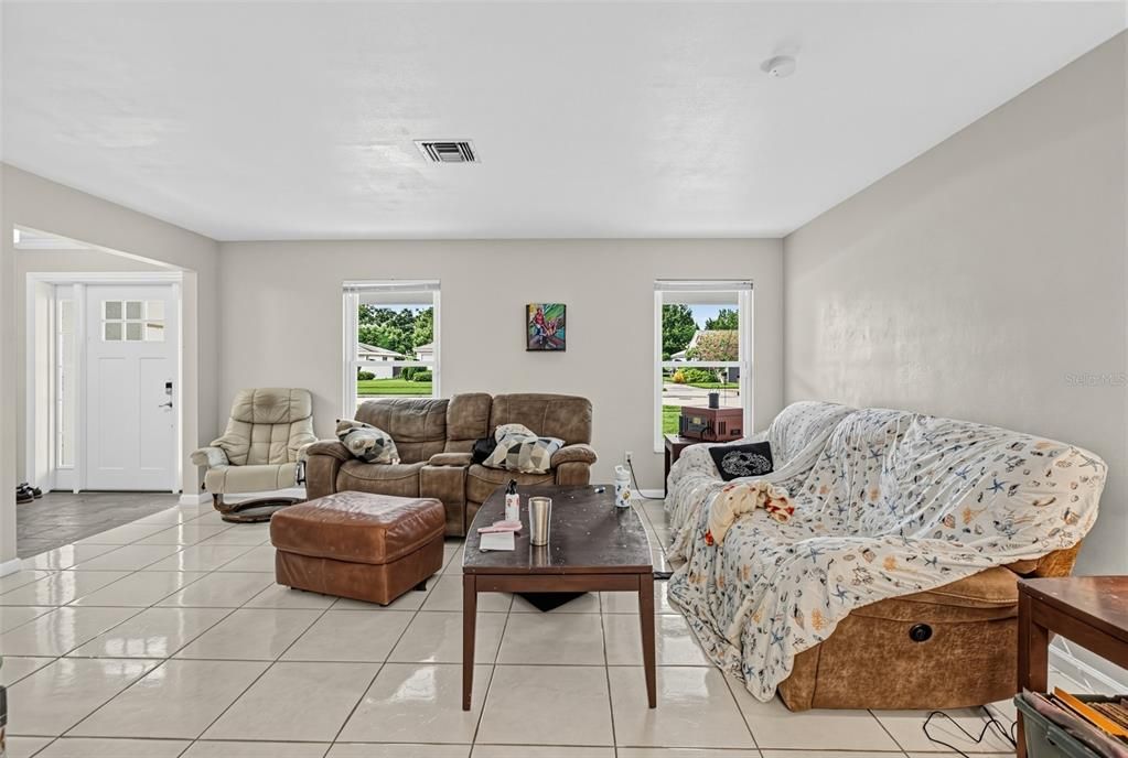 For Sale: $539,000 (4 beds, 2 baths, 2367 Square Feet)