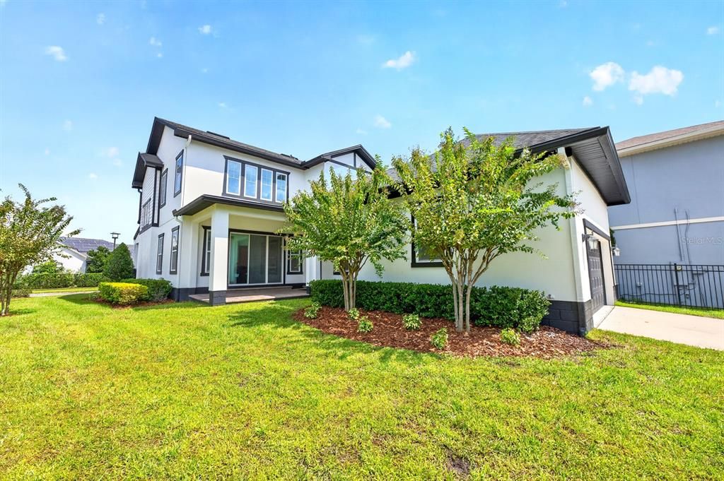 For Sale: $795,000 (4 beds, 3 baths, 2560 Square Feet)