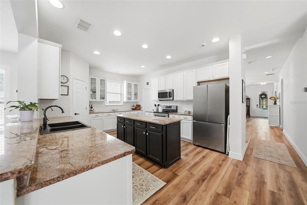 En Venta: $635,000 (4 camas, 2 baños, 3046 Pies cuadrados)