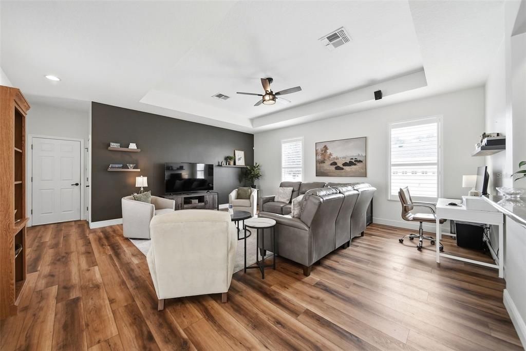En Venta: $635,000 (4 camas, 2 baños, 3046 Pies cuadrados)
