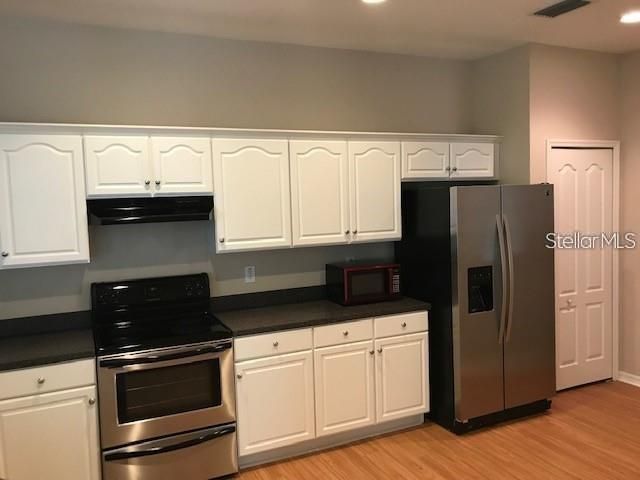 En Renta: $2,400 (3 camas, 2 baños, 1828 Pies cuadrados)