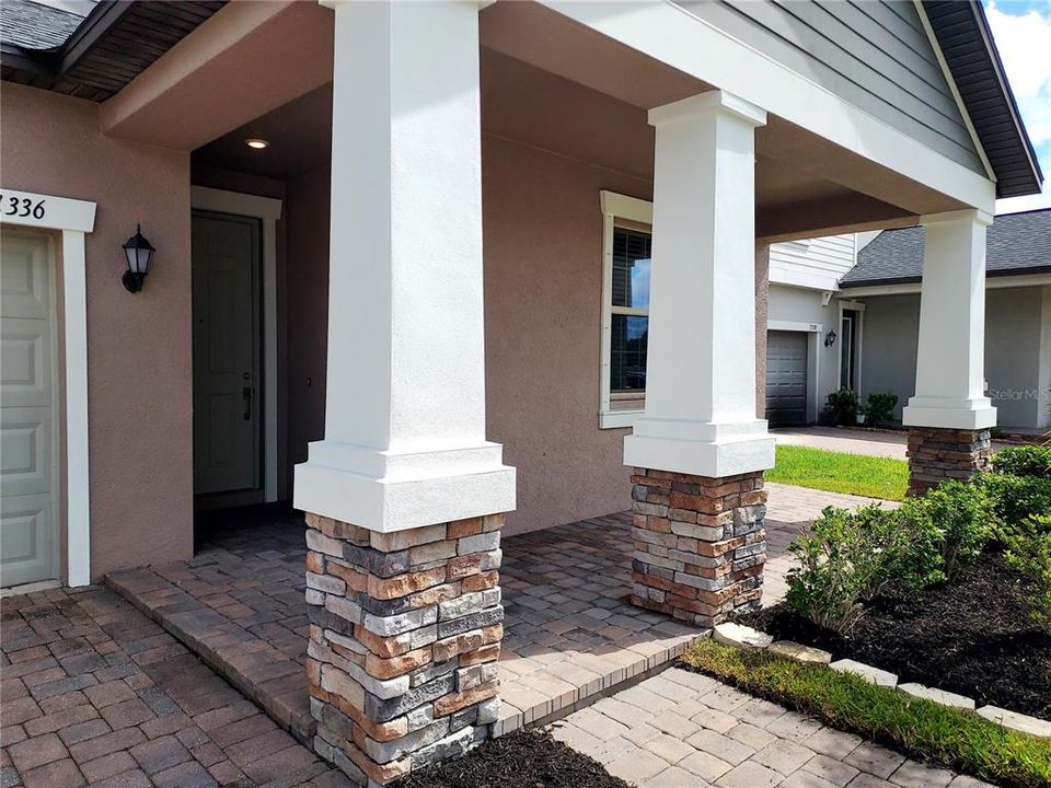En Venta: $355,900 (4 camas, 3 baños, 2057 Pies cuadrados)