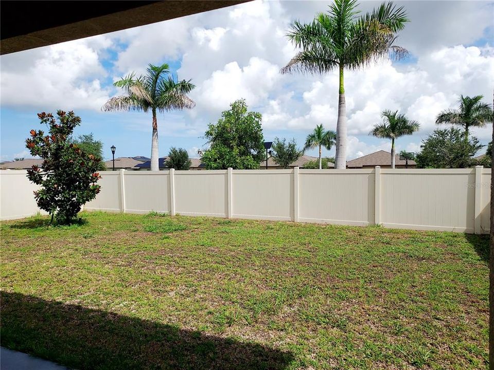 En Venta: $355,900 (4 camas, 3 baños, 2057 Pies cuadrados)