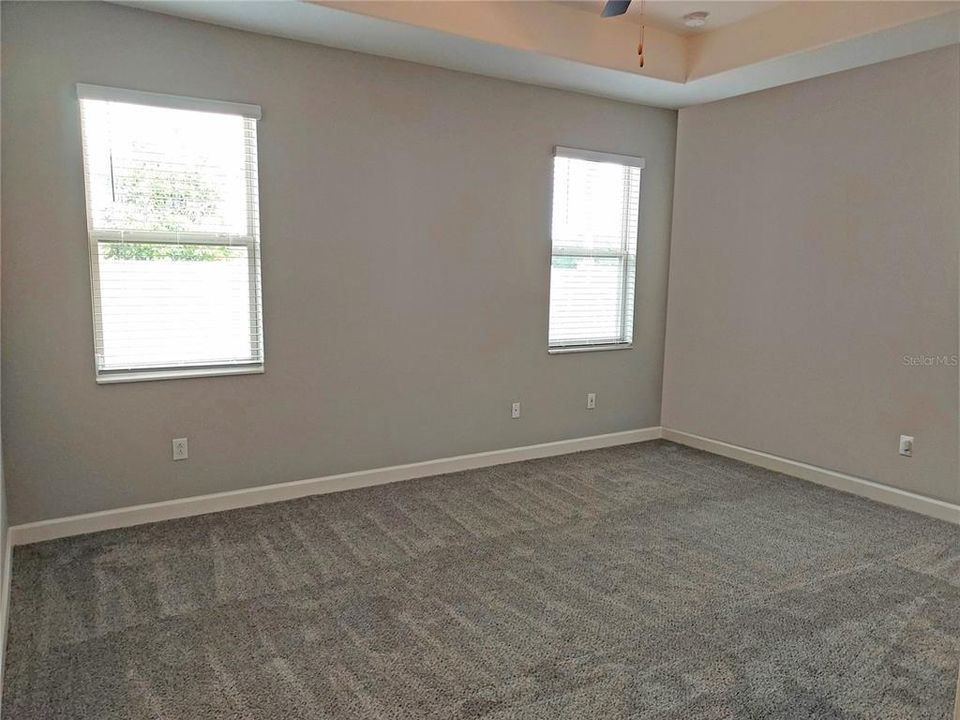 En Venta: $355,900 (4 camas, 3 baños, 2057 Pies cuadrados)