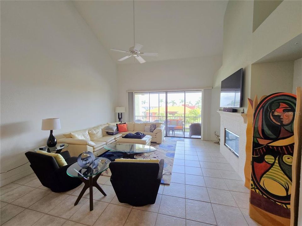 For Rent: $4,500 (3 beds, 3 baths, 2664 Square Feet)