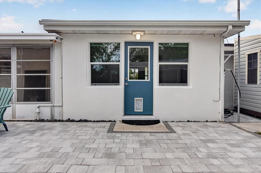 Active With Contract: $210,000 (2 beds, 1 baths, 1088 Square Feet)