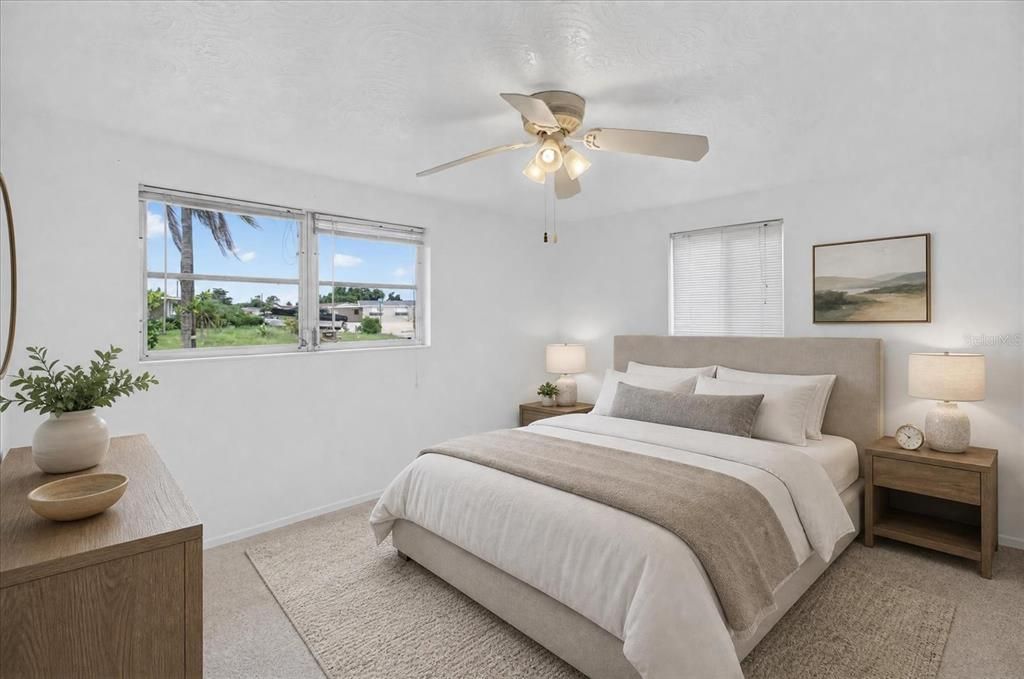 Active With Contract: $210,000 (2 beds, 1 baths, 1088 Square Feet)