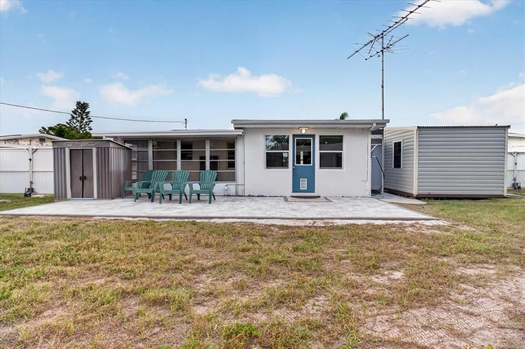 Active With Contract: $210,000 (2 beds, 1 baths, 1088 Square Feet)