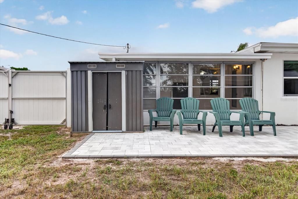 Active With Contract: $210,000 (2 beds, 1 baths, 1088 Square Feet)