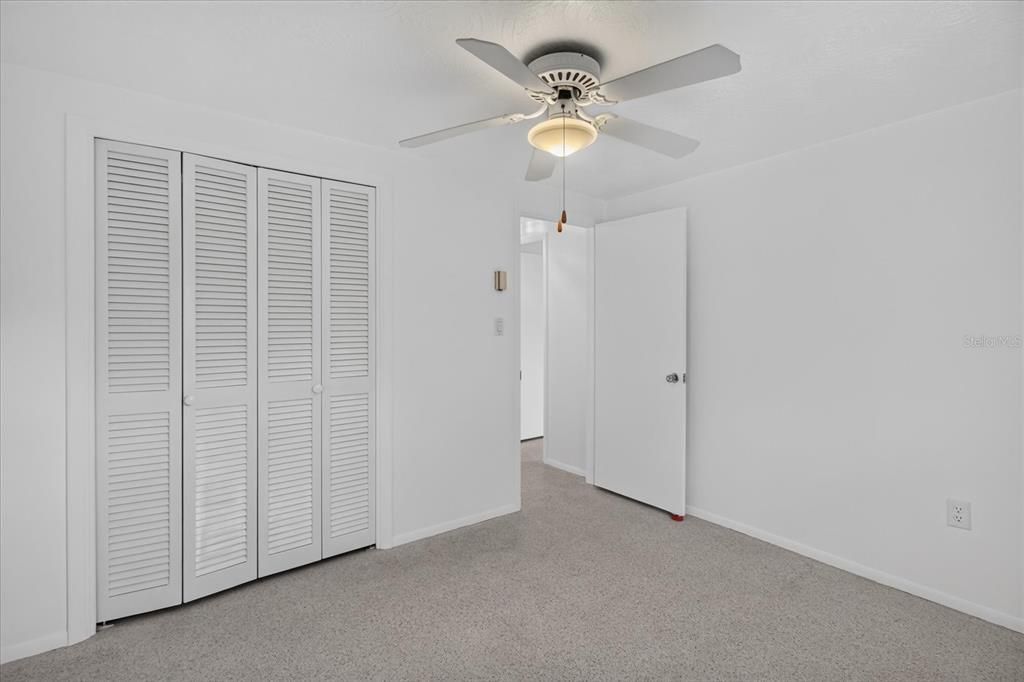 Active With Contract: $210,000 (2 beds, 1 baths, 1088 Square Feet)